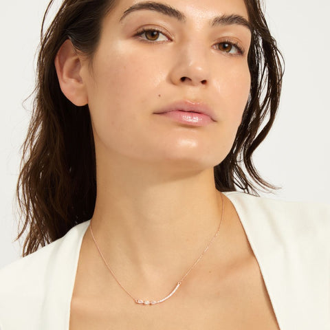 Curved Bar Pear Necklace